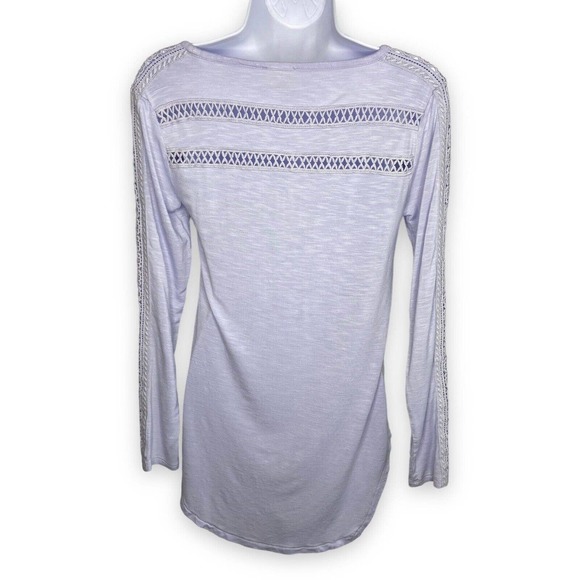 Deletta Women's Eyelet Long Sleeve Shirt Top Size XS Light Purple Curved Hem EUC - Picture 3 of 9